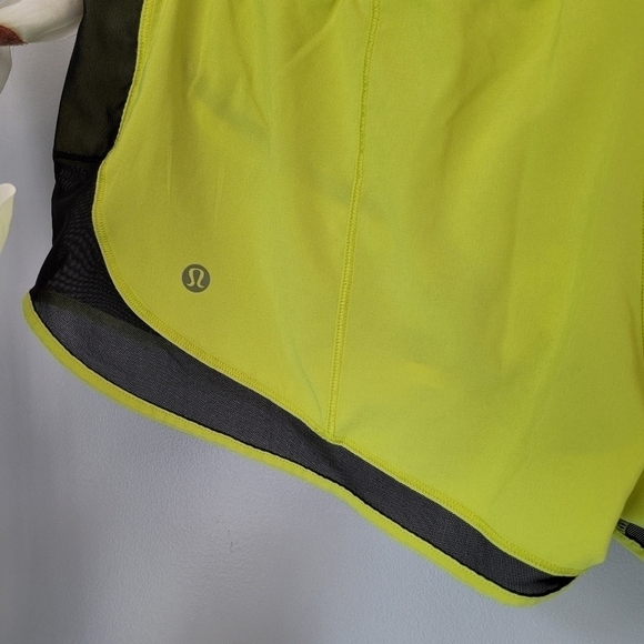 LULULEMON Mind Over Miles Short - Picture 10 of 13